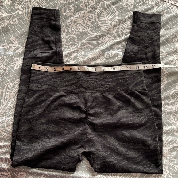 Gymshark 🦈 Adapt Animal Leggings 🦓 🐆 - Picture 5 of 7